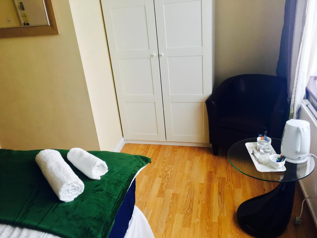 Gable Lodge London B&B 恩菲尔德 客房 照片