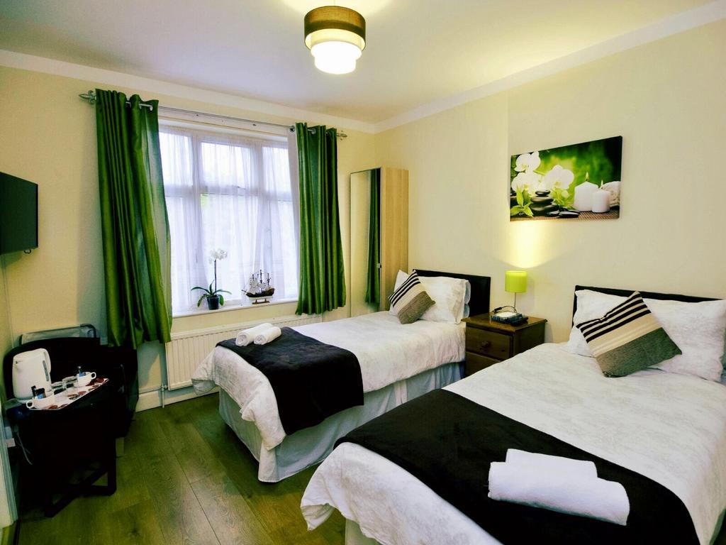 Gable Lodge London B&B 恩菲尔德 外观 照片
