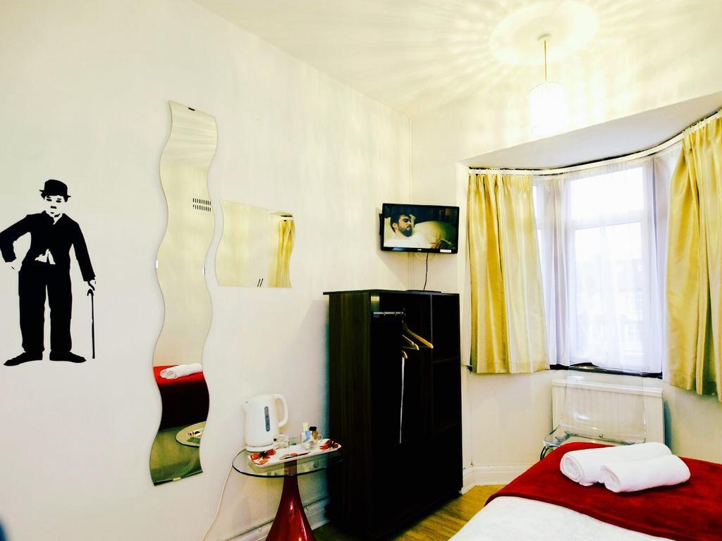 Gable Lodge London B&B 恩菲尔德 外观 照片