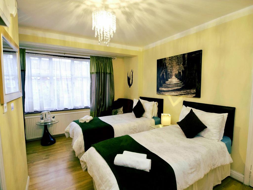 Gable Lodge London B&B 恩菲尔德 外观 照片