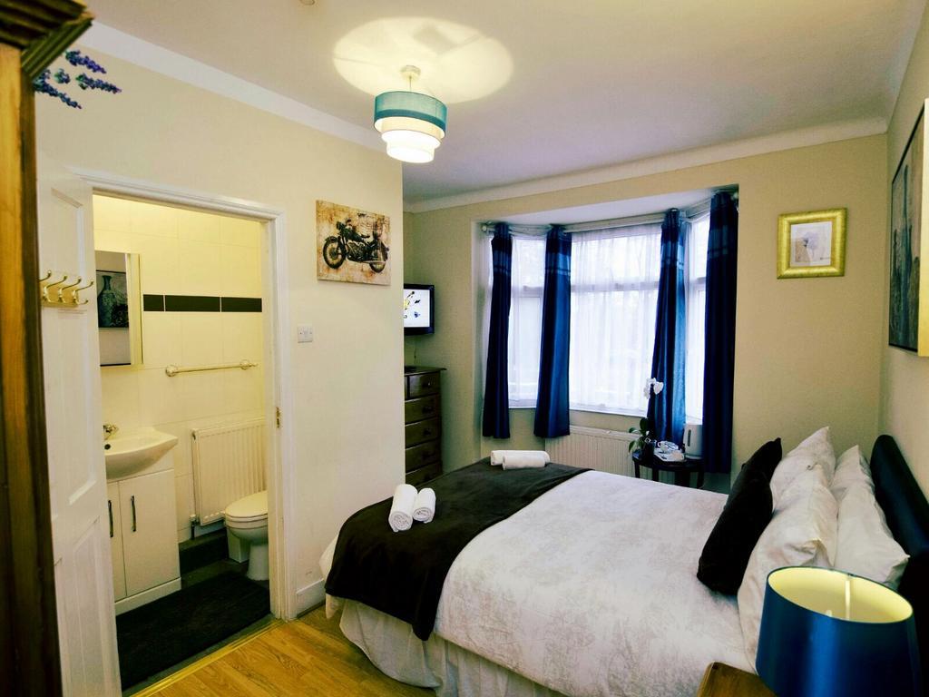 Gable Lodge London B&B 恩菲尔德 外观 照片