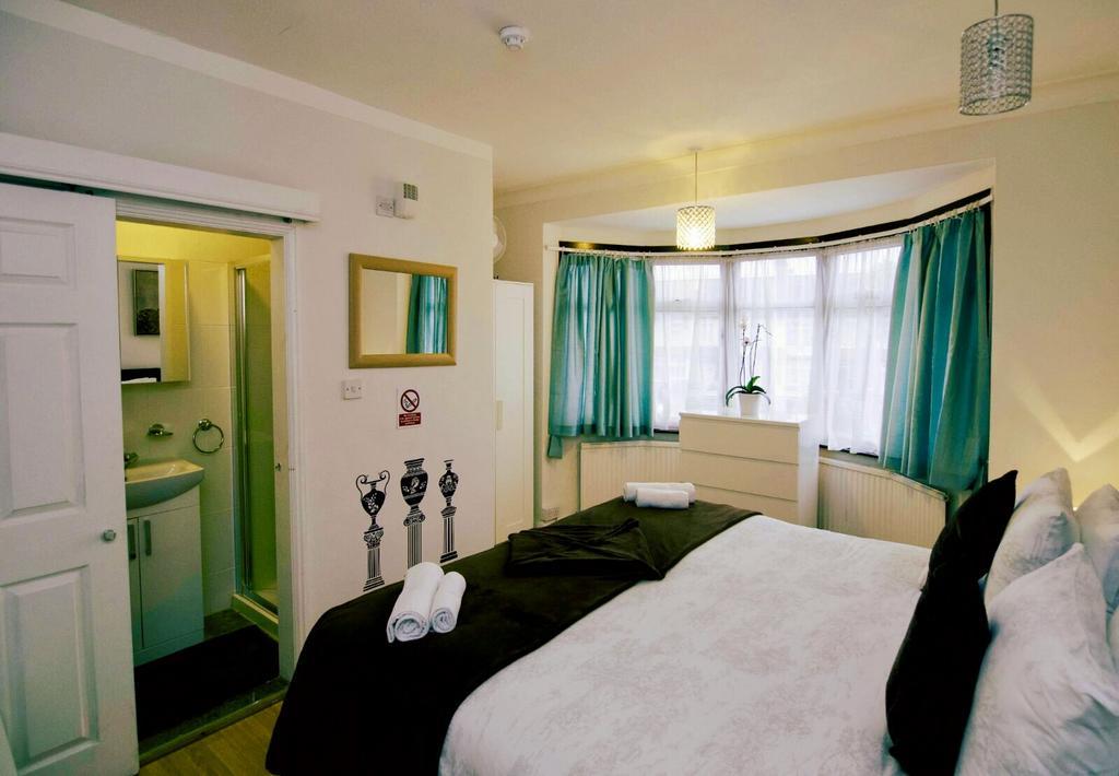Gable Lodge London B&B 恩菲尔德 外观 照片