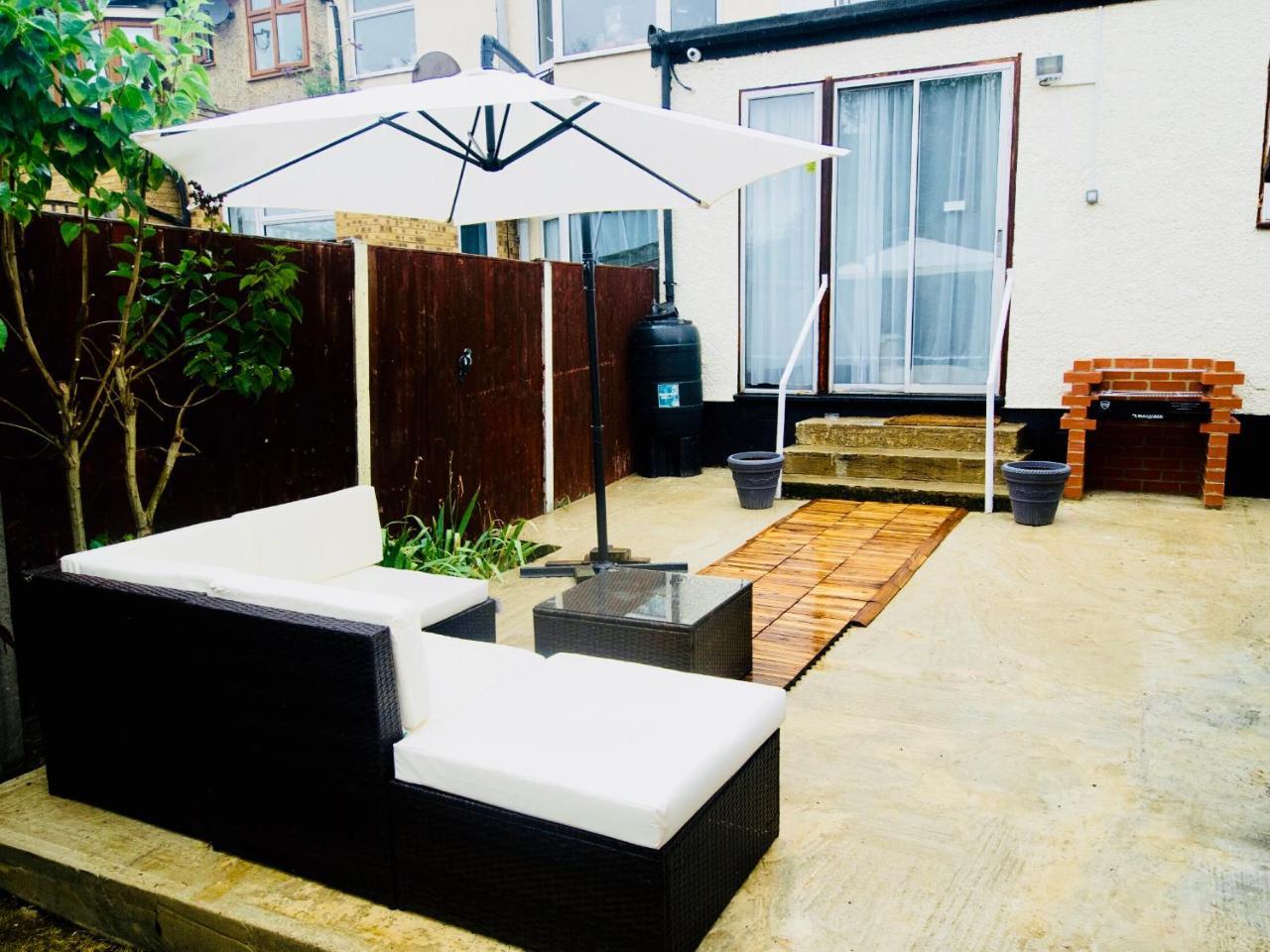 Gable Lodge London B&B 恩菲尔德 外观 照片