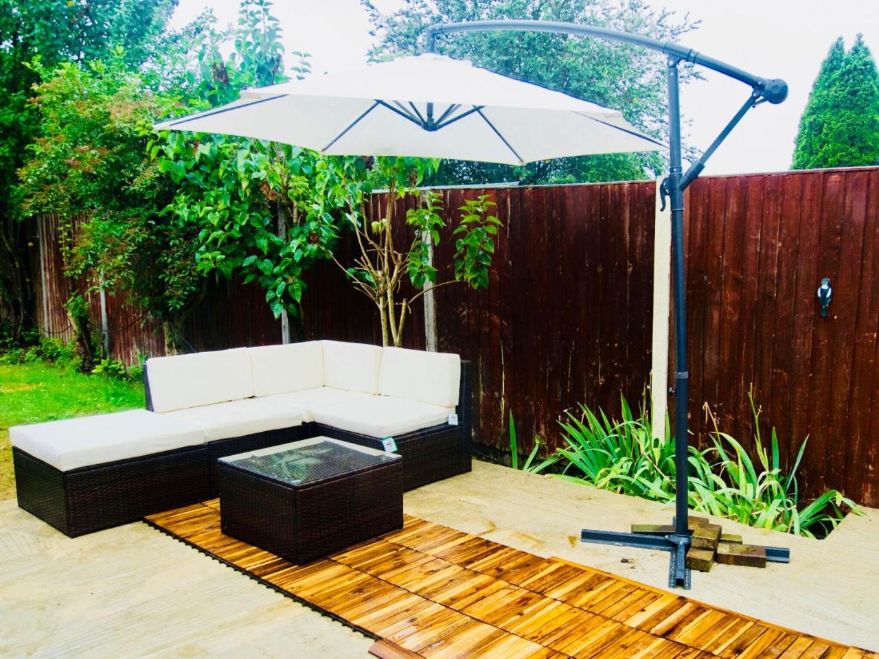 Gable Lodge London B&B 恩菲尔德 外观 照片